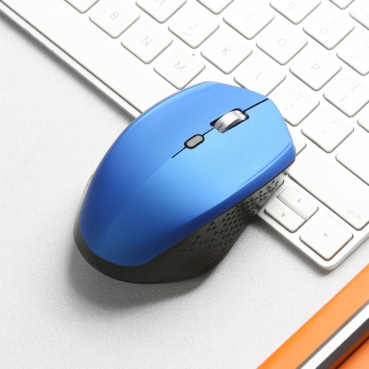 Wireless Ergonomic Mouse with Adjustable DPI