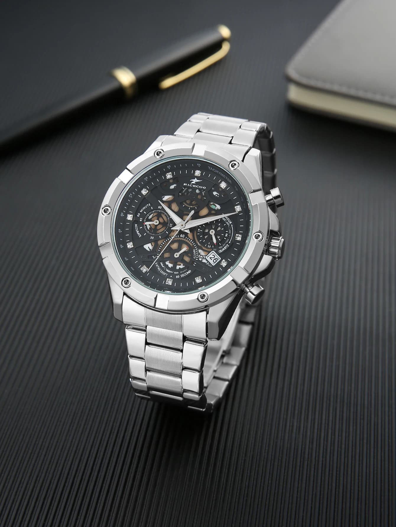 Men's Watch with Multifunctional Chronograph, Stylish Wristwatch for an Active Lifestyle, Durable Design Suitable for Various Occasions