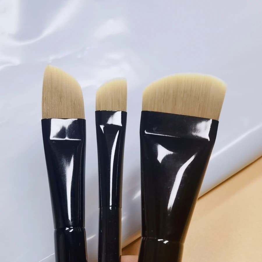 Black Curved Foundation Makeup Brushes Blush Beauty Foundation Facial Mask Care Lotion Make Up Brush Tools