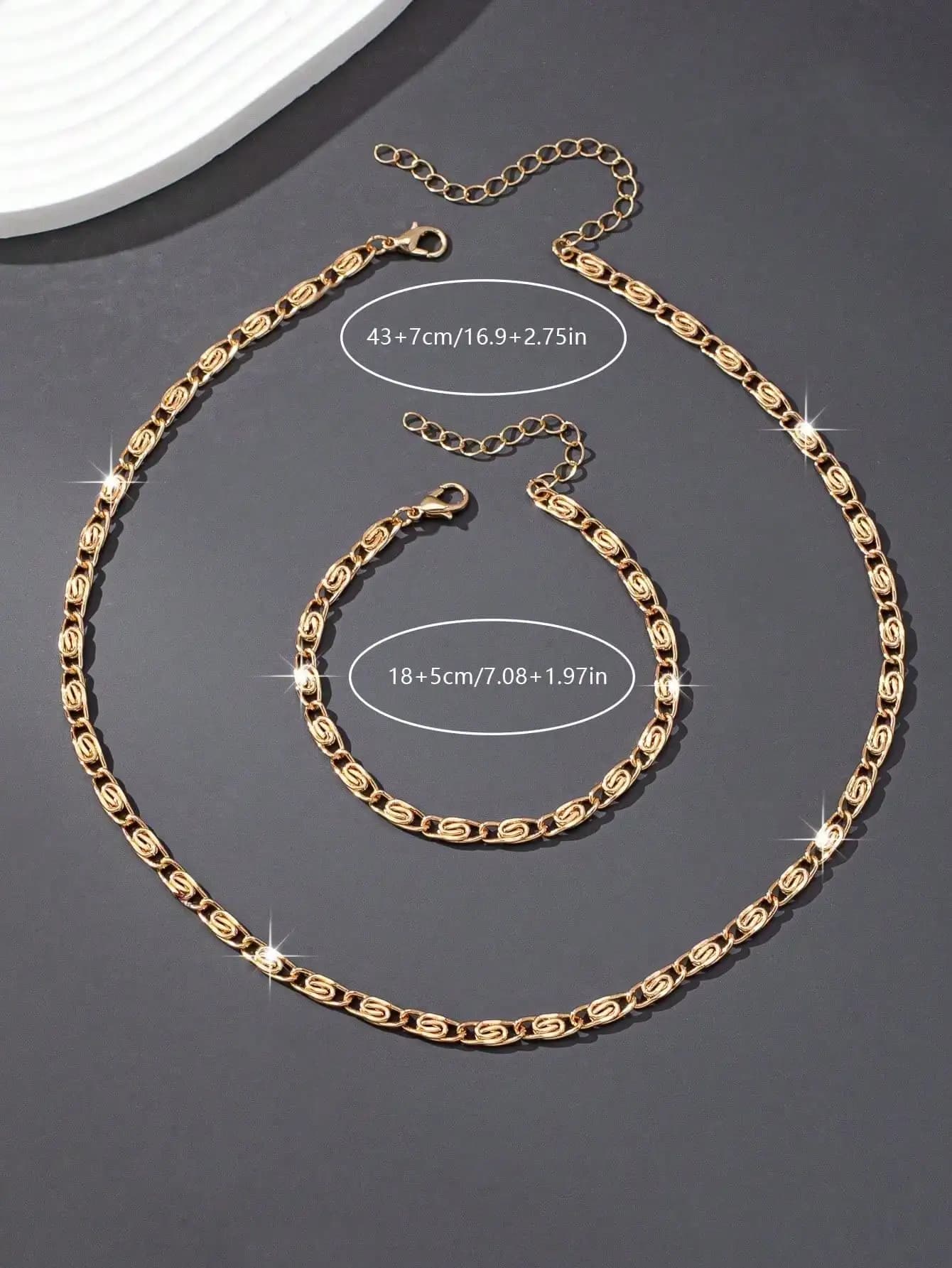 A Set of Sexy and Casual Women's Necklaces and Bracelets, a Fashionable and Versatile Women's Jewelry Set
