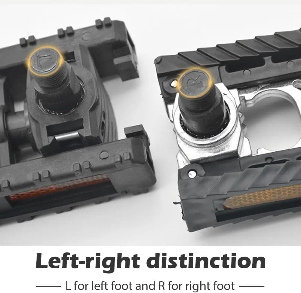 Folding Flat Pedals with Reflective Strips