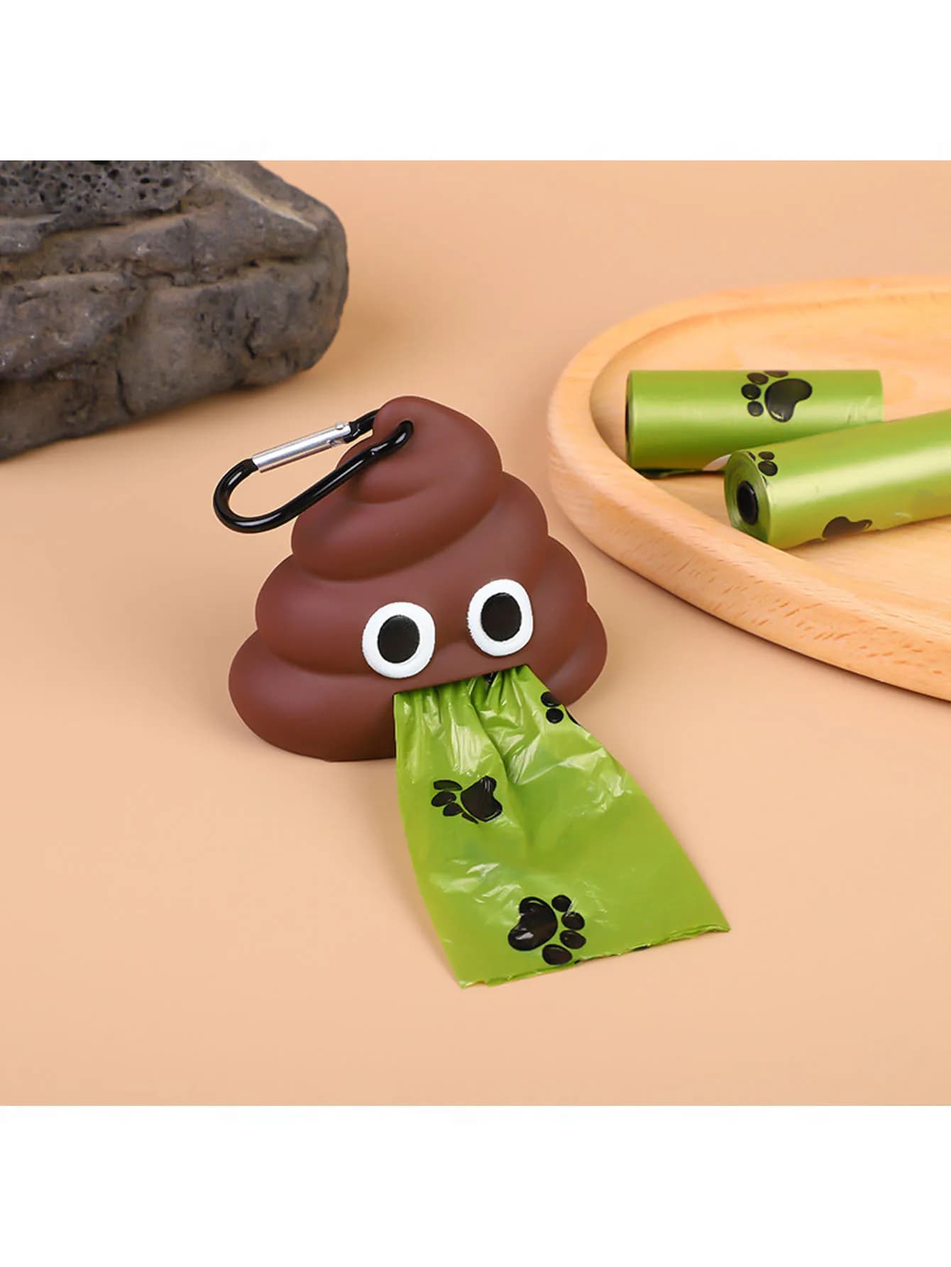 Pet supplies garbage bag dispenser, portable and biodegradable for cats and dogs going out, dog toilet bag, feces storage box