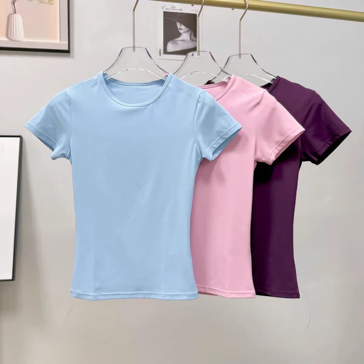 Women's Outdoor Sports Shirt Yoga Wear Fitness T-Shirt Quick Dry Running T-Shirt Workout Top Female Sportswear Exercise Clothing