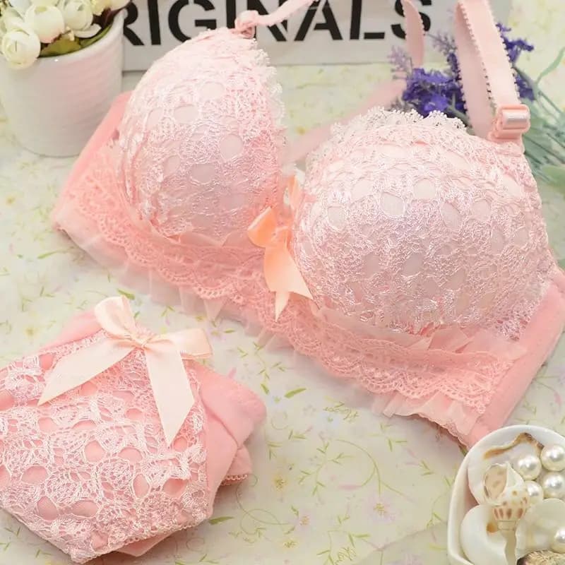 Lace Push-Up Bra and Panty Set