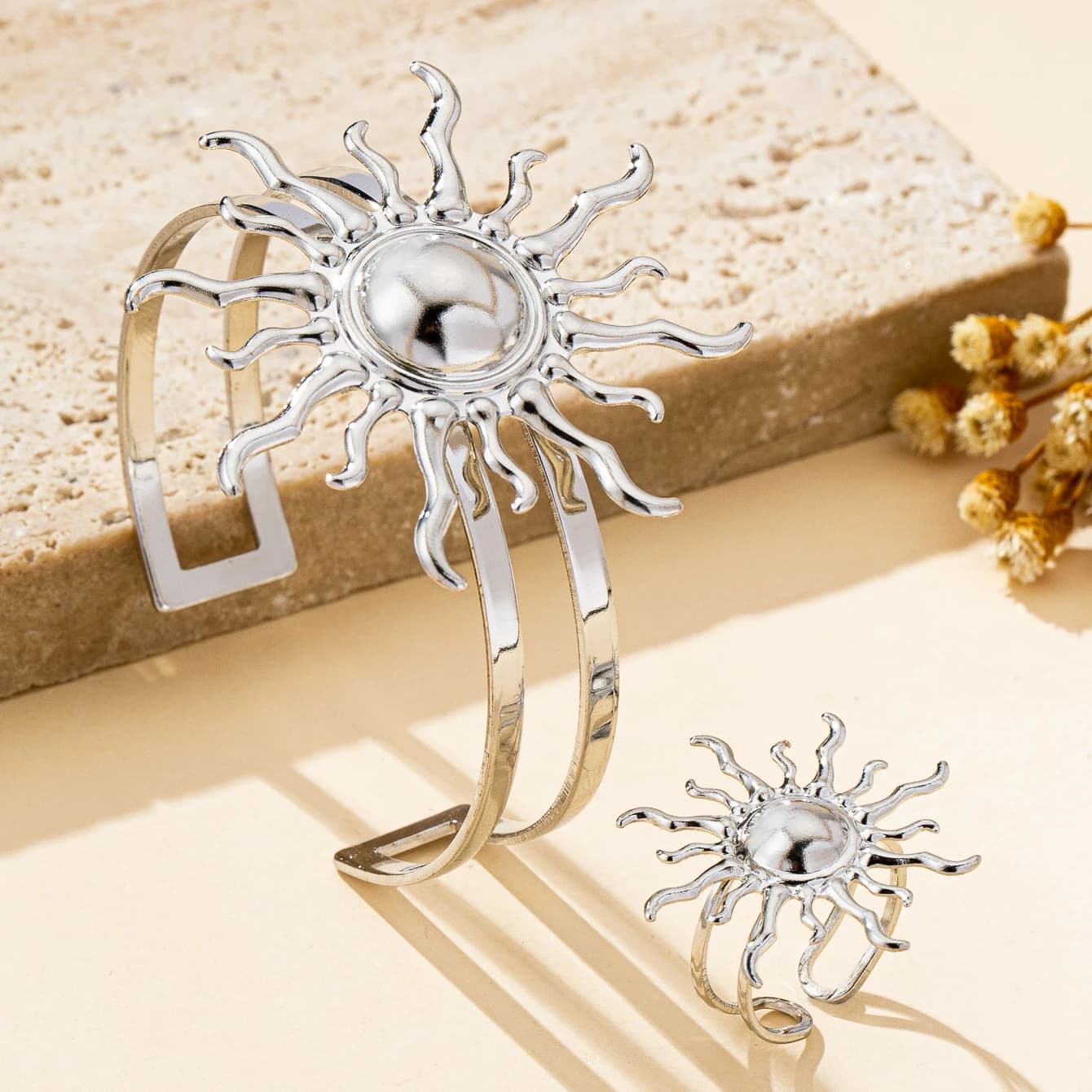 A Set of Women's Jewelry Set, Sun-Shaped Bracelet and Ring Set, Suitable for Daily Wear and Vacation Wear