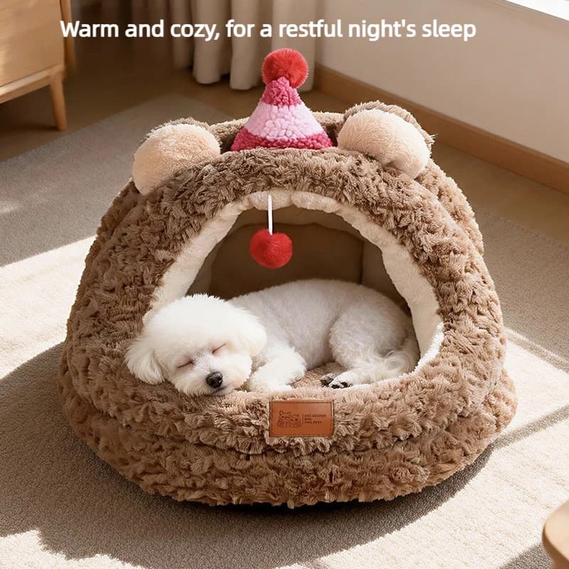 Semi-Enclosed Four-Season Insulated Cat House