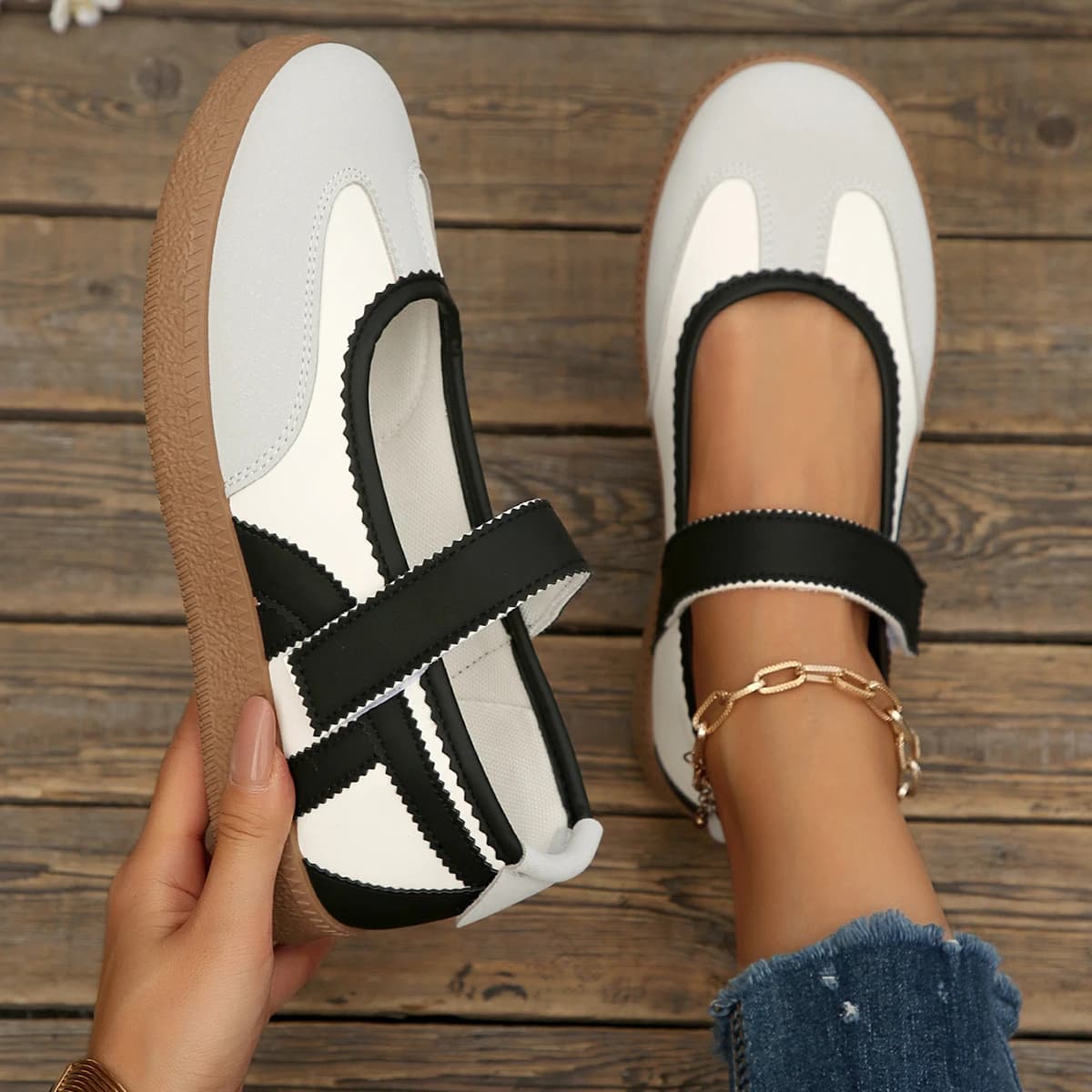 WHITE / 38