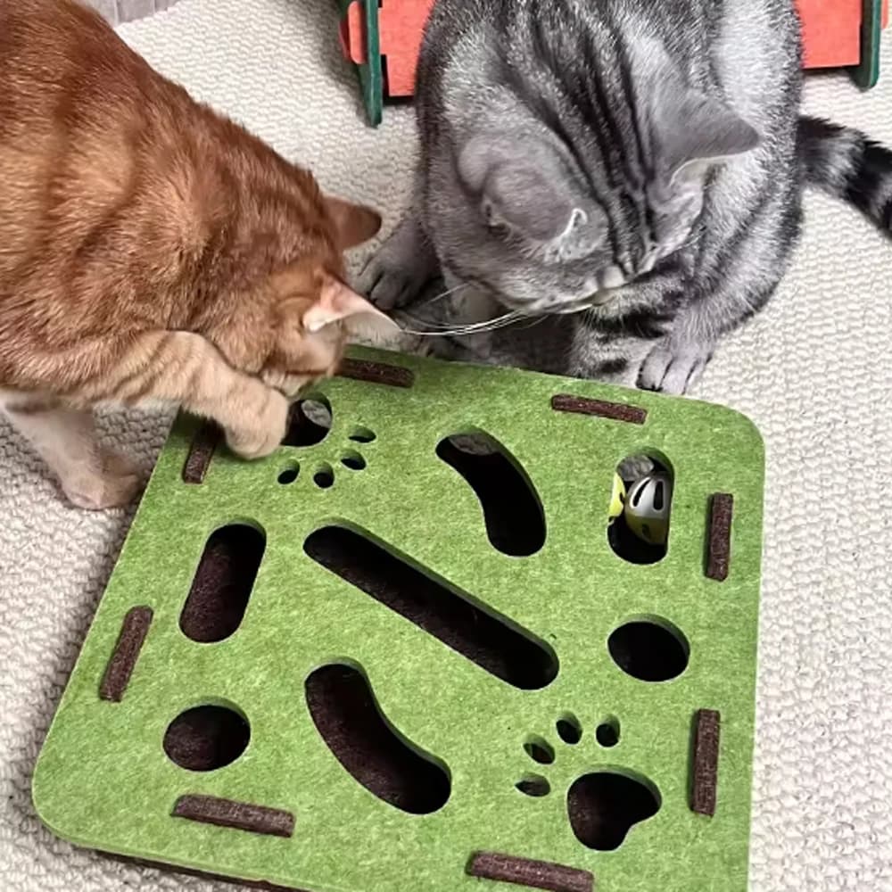 Interactive Sisal Scratching Post with Maze Toy