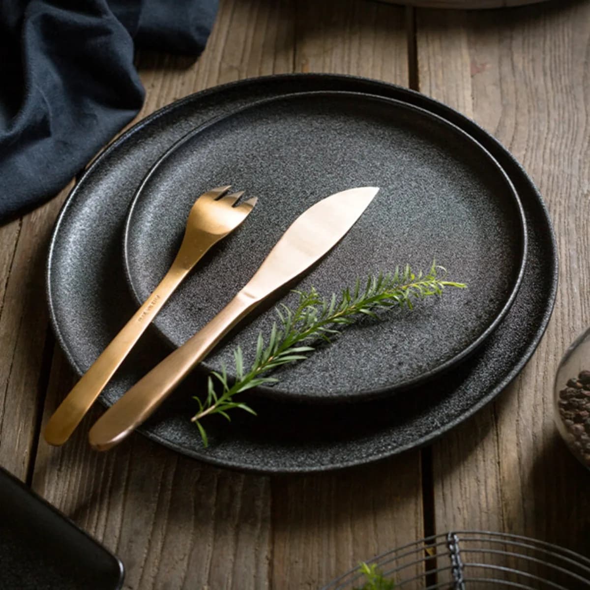 Black Ceramic Japanese Dinner Plate Set