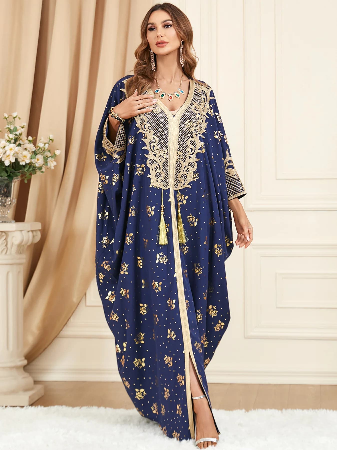 Muslim Dresses Women Elegant Long Robe Middle East Dubai Loose Abaya Bat Sleeve V-neck Tassel Evening Dress Femme Party Vestidos