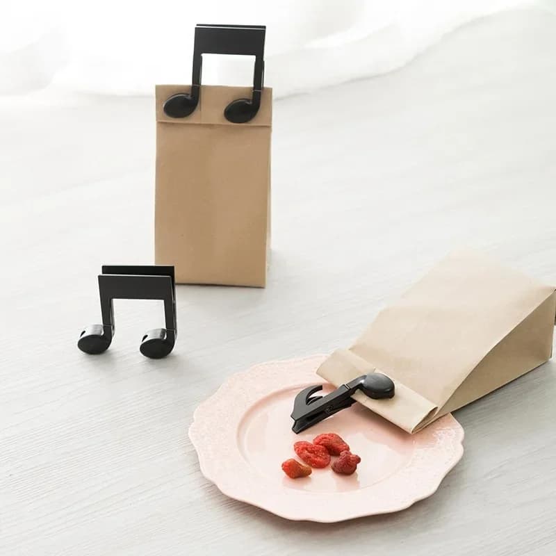 Viral TikTok Musical Note Clothes Pegs,Black Spring Laundry Clips,Cute Creative Clothespins for Baby Garment Drying Wardrobe