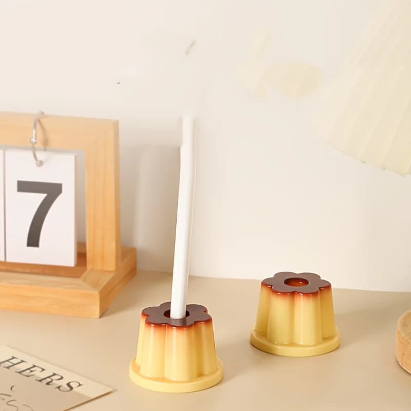 Pudding-Shaped Desk Pen Holder