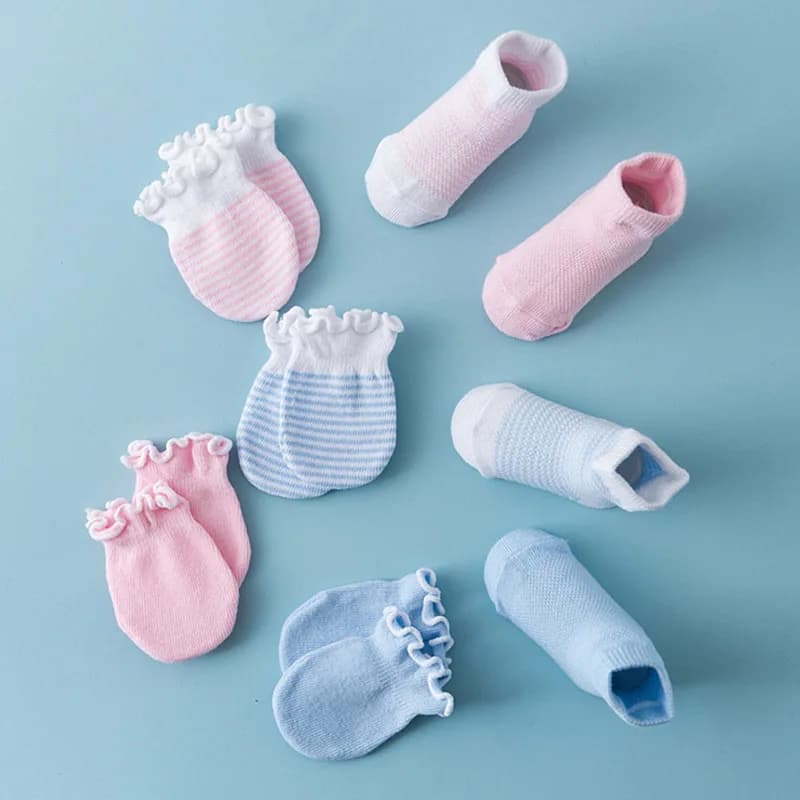 Newborn Cotton Socks and Gloves Set