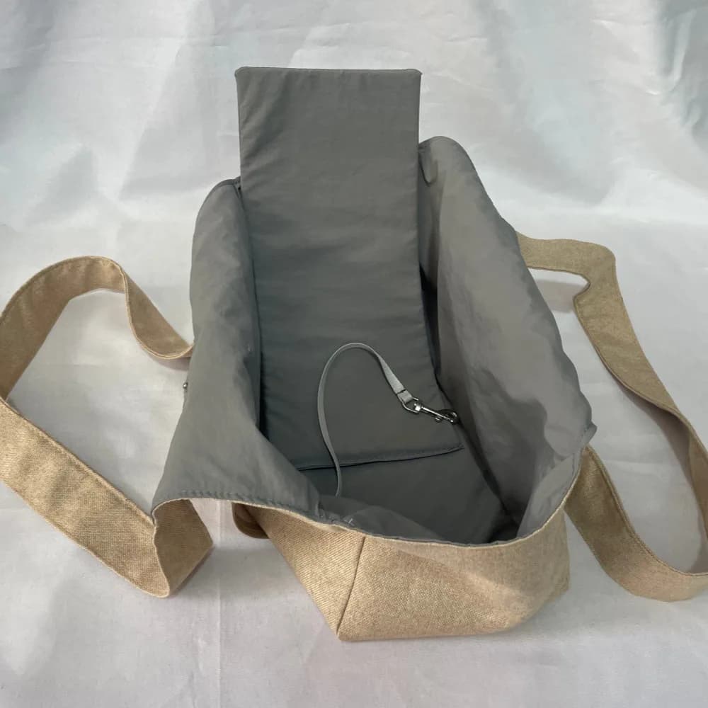 Breathable Pet Carrier Shoulder Bag with Waterproof Pad