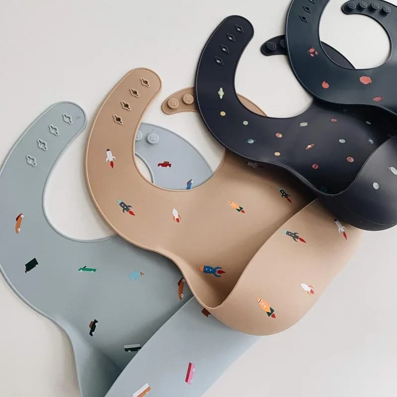 Waterproof Silicone Baby Bib With Crumb Catcher