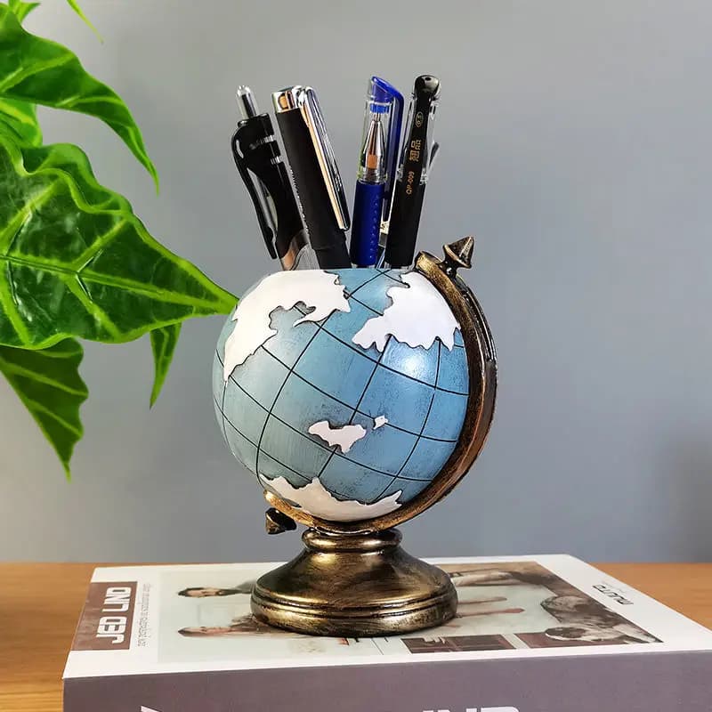 Literary Retro Desktop Pen Holder