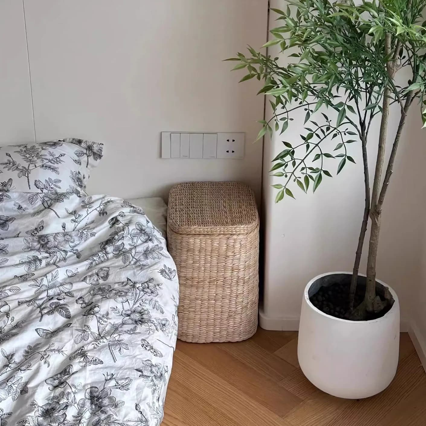 Simple Rattan Bedside Cabinet Storage Basket