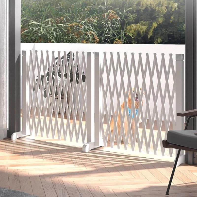 Wooden Retractable Puppy Isolation Fence