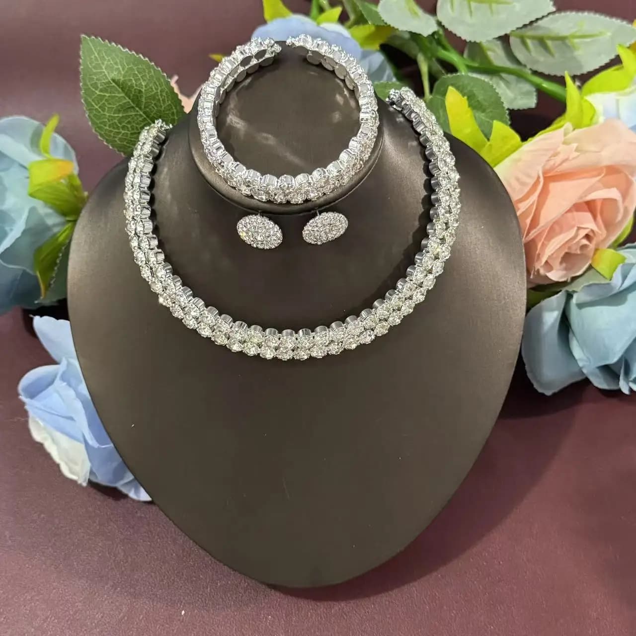 1 necklace, 1 pair of earrings, 1 bracelet, fashionable crystal, 3-piece set, rhinestone claw chain, diamond inlaid collar jewel
