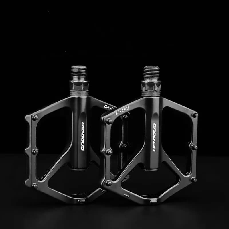 Flat Bike Pedals with Anti-Skid Pins