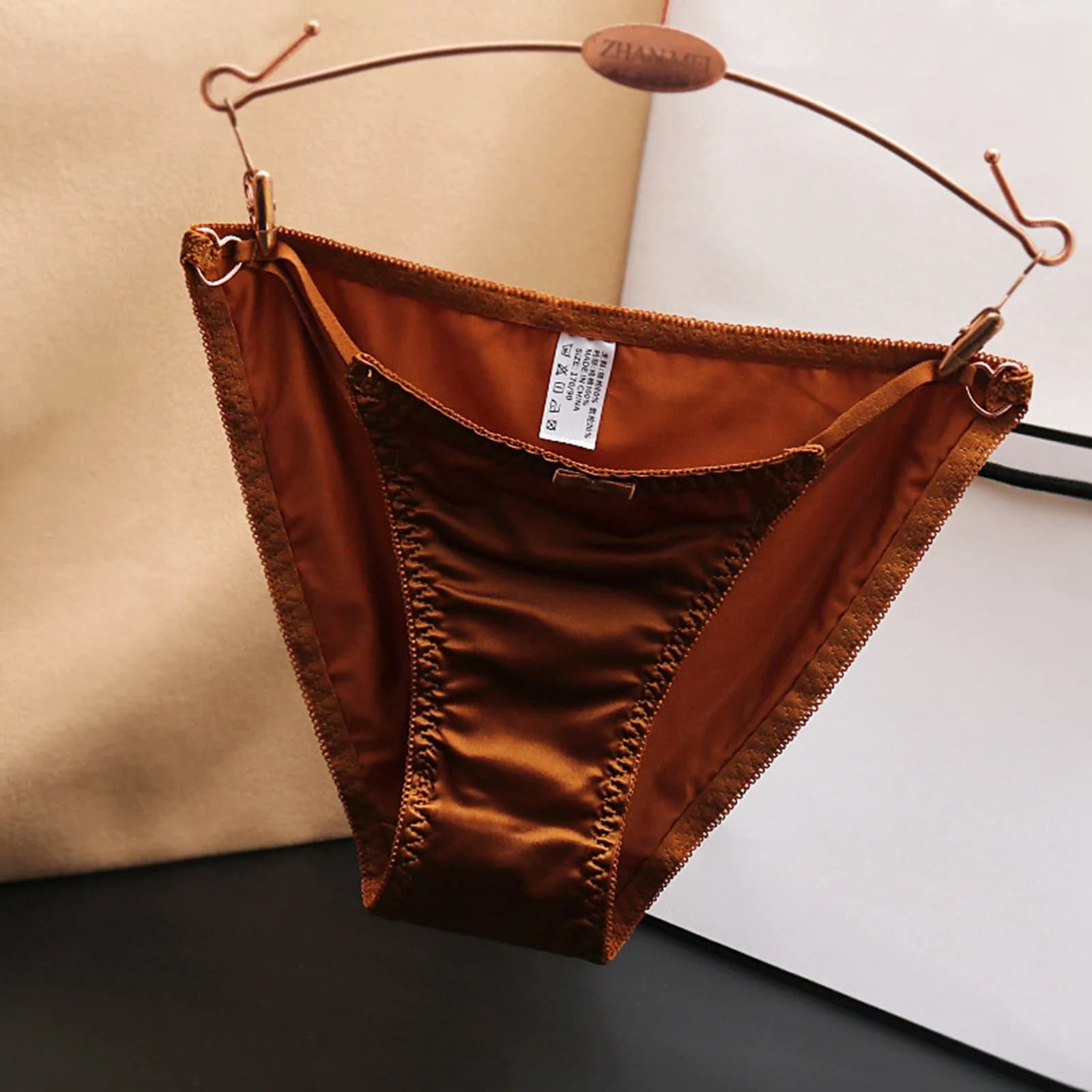 Low-Rise Seamless Satin Underwear With Embroidery