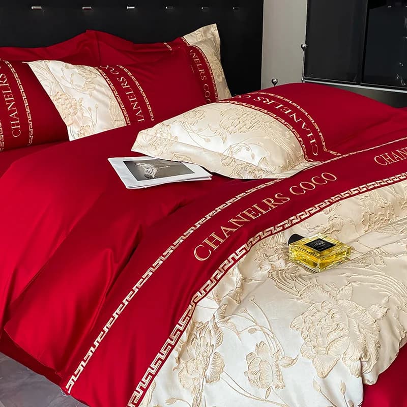 European Bedding Set High-end Luxury Cotton Four-piece Set Cotton Embroidery Quilt Cover Sheets Hats Senior Sense Bedding