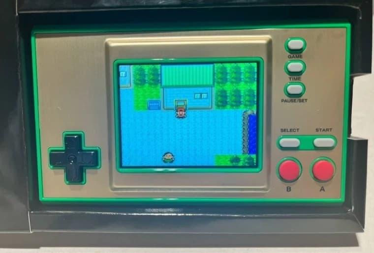 New Handheld Game Console Chinese Version with Hundreds of Preloaded Games Portable Gaming Machine