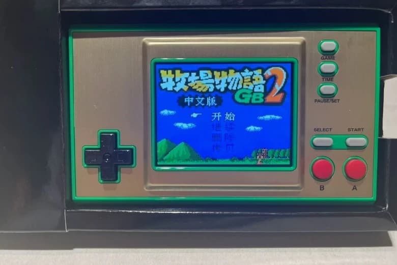 New Handheld Game Console Chinese Version with Hundreds of Preloaded Games Portable Gaming Machine