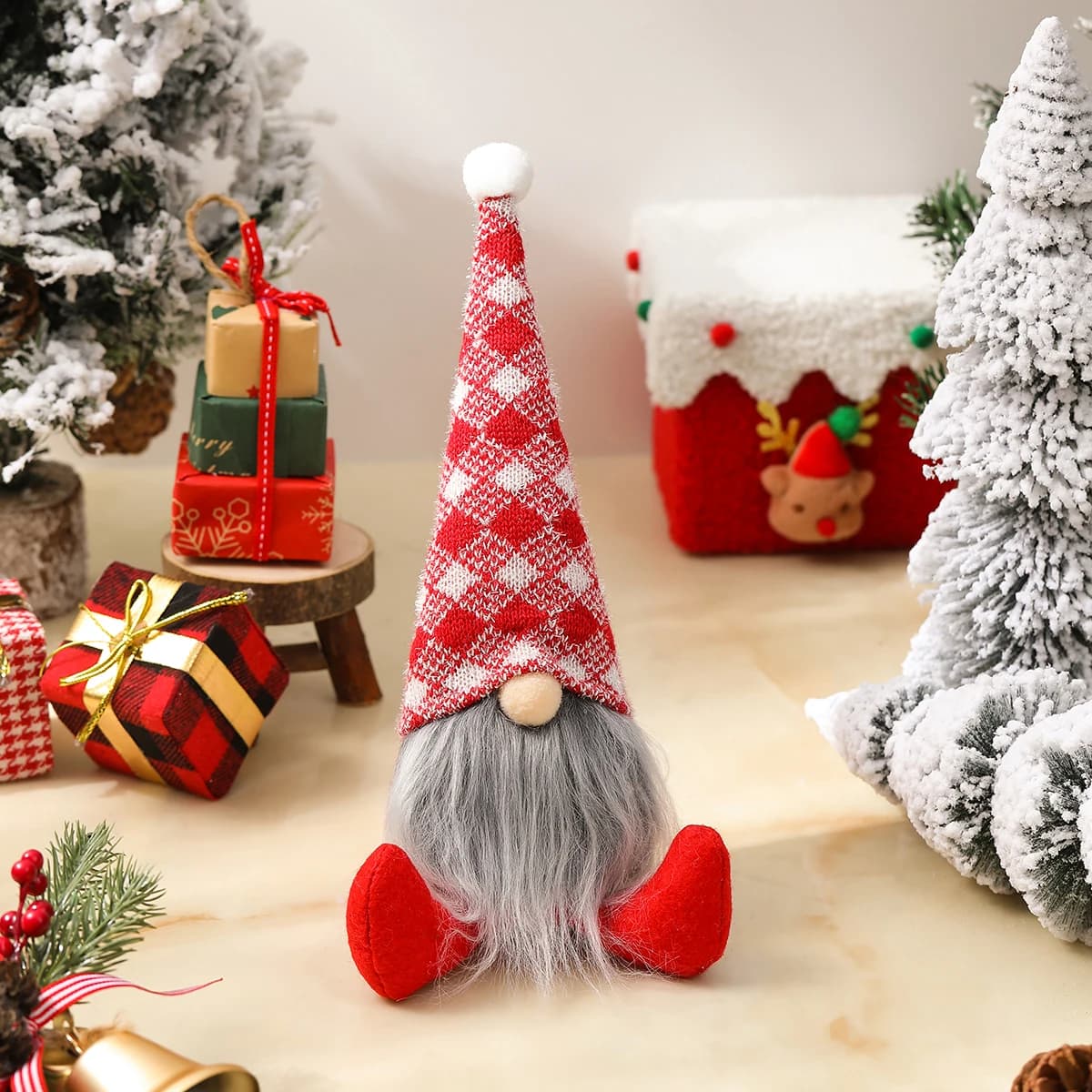 Nordic Style Faceless Old Man Figurine