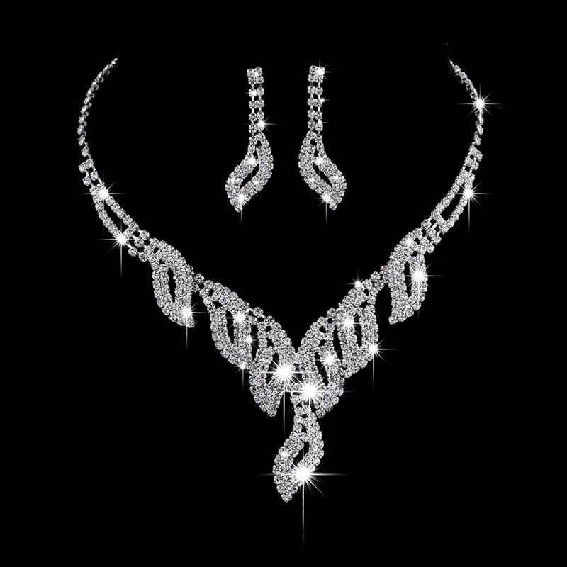 Elegant Bridal Jewelry Set: Necklace & Earrings