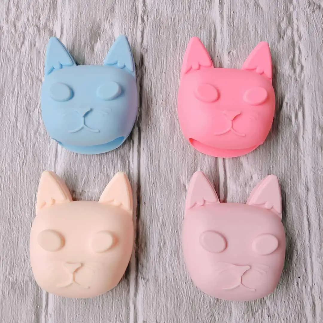 Silicone Makeup Brushes and Cleaning Eggs