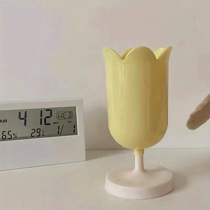 Tulip Girl Heart Pen Holder for Makeup Brushes