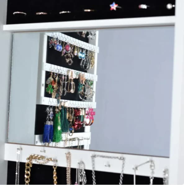 Rotating Jewelry Mirror