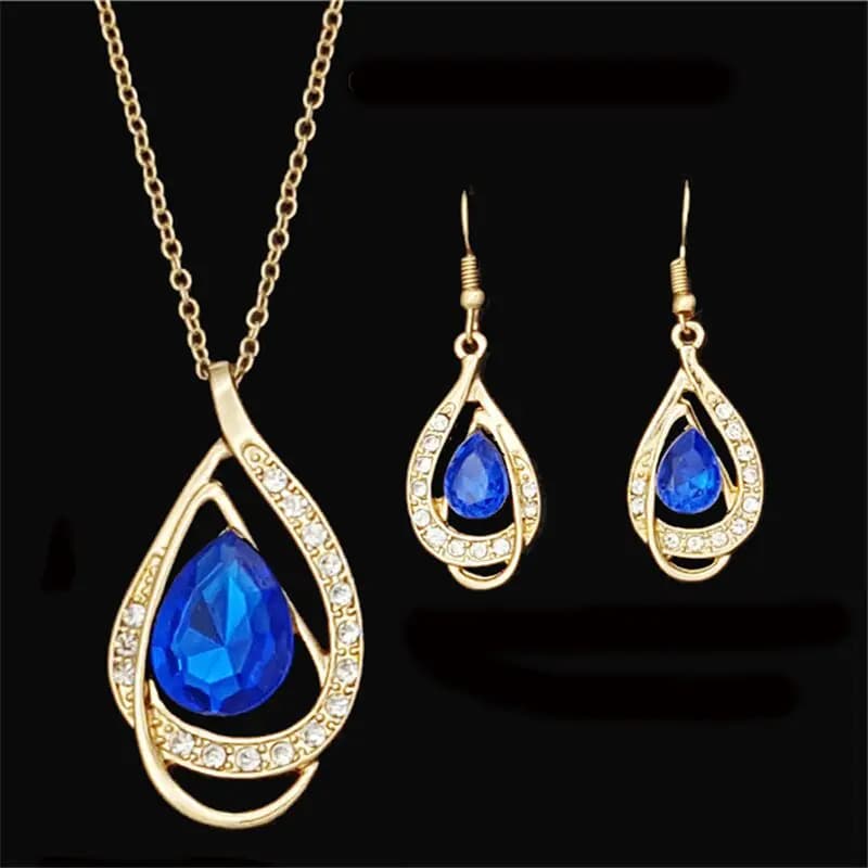 Vintage Fashion Jewelry Set: Necklace & Earrings