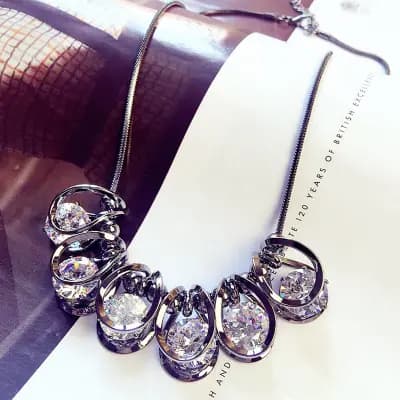 Short Pendant Necklace for Women - Fashion Jewelry