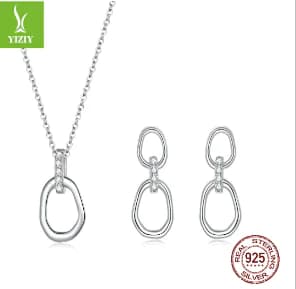 Margareth Jewelry Set: Silver Necklace and Earrings