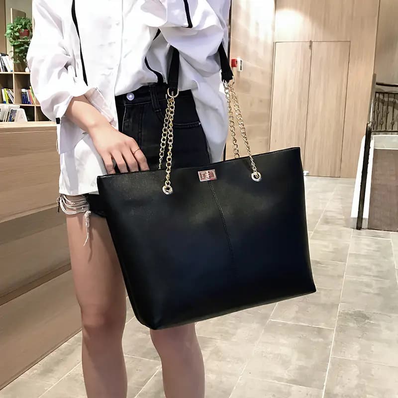 Chain Shoulder Handbag