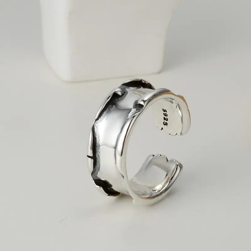 Retro Distressed Ring for Women Fashion Accessory