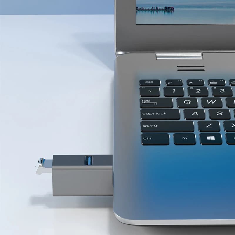 USB 3.0 Hub With Three High Speed Ports