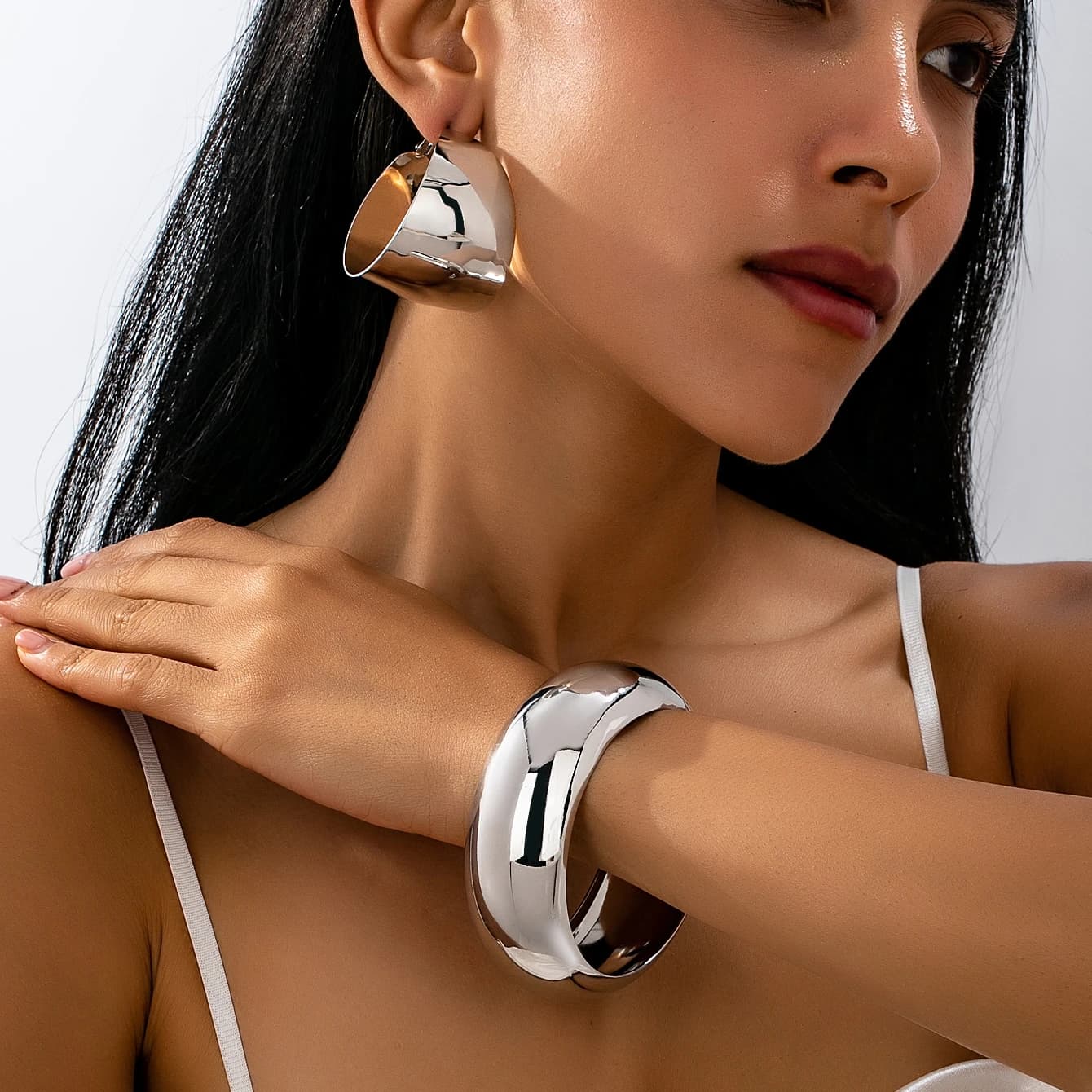 Women's Glossy Bracelet and Earring Set